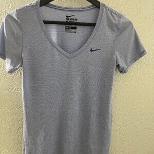 Nike Dri‎ Fit Womens Size Small Blue White Striped Short Sleeve Shirt